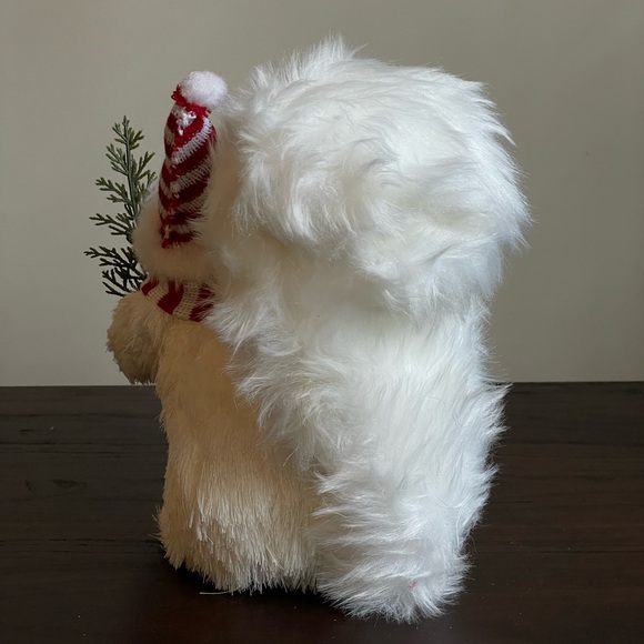 White Christmas Woodland Squirrel - Picture 3 of 12